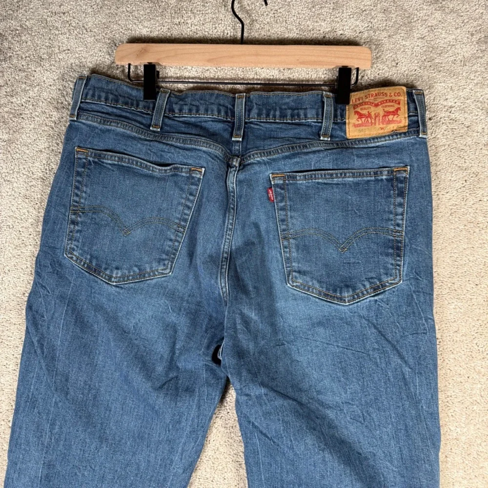Levi's 541 Athletic Taper Men's 38x32 Blue Denim Jeans Medium Wash Stretch